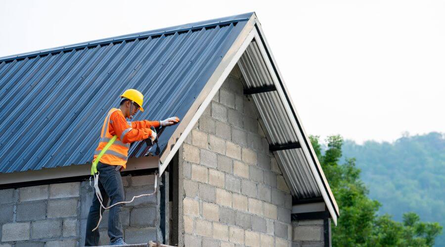 Professional gutter cleaning in Newton Highlands, MA